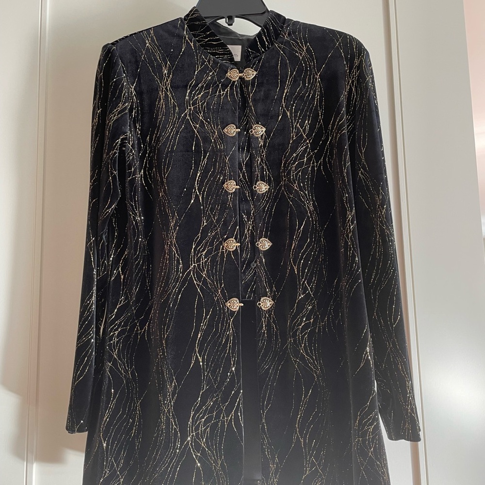 VINTAGE J.B.S.ltd Light Velvet (like) fabric with gold glitter embellish. Size M